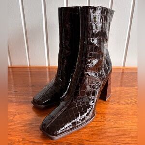 NWOT Sam Edelman Elegant Brown Croc-Embossed Ankle Boots with heels